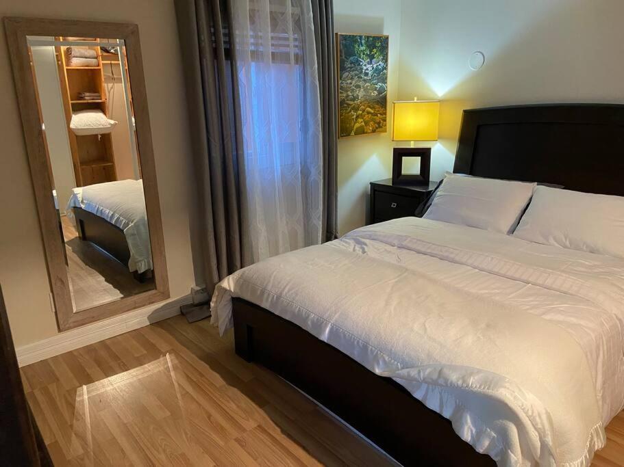 Adorable 2-Bedroom Guesthouse With Free Parking Victoria Kültér fotó